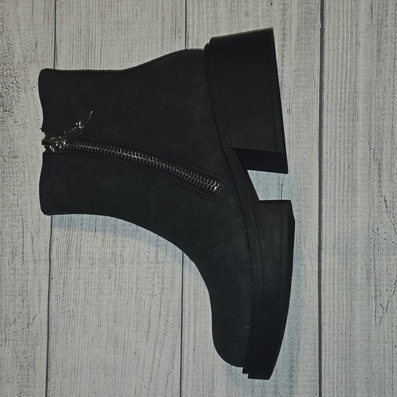 Seven7 Women's Chunky Heel Booties w/ Side Zippers Black Size 9 NWT - Picture 8 of 16